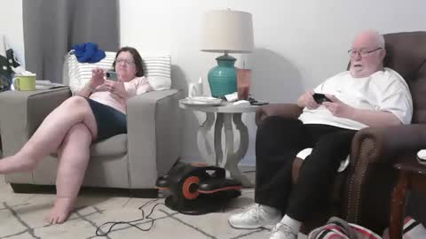 Snapshot of honeybuns344636 chatting on 12/31/24, 06:35 Honey online show from 12/31/24, 06:35