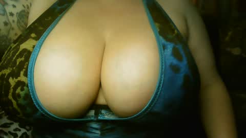 honeychambers online show from 09/12/25, 10:21