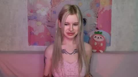 Lisa online show from 12/15/25, 03:55