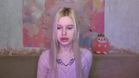 Snapshot of honeygold__ chatting on 02/02/26, 04:00 Lisa online show from 02/02/26, 04:00