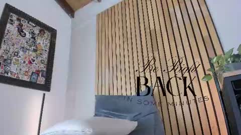 Snapshot of honeyhot69__ chatting on 07/27/26, 10:55 Sofia independent model online show from 07/27/26, 10:55