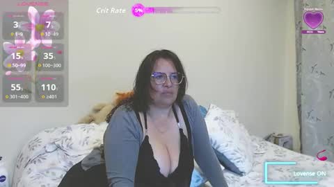 Snapshot of honeyhotpaty chatting on 10/12/25, 09:58 sofia online show from 10/12/25, 09:58