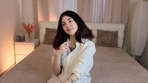 Snapshot of honeykadakia chatting on 11/24/25, 07:19 Jane online show from 11/24/25, 07:19