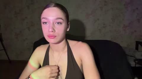 Snapshot of honeylune_ chatting on 07/24/26, 07:39 Lovia online show from 07/24/26, 07:39