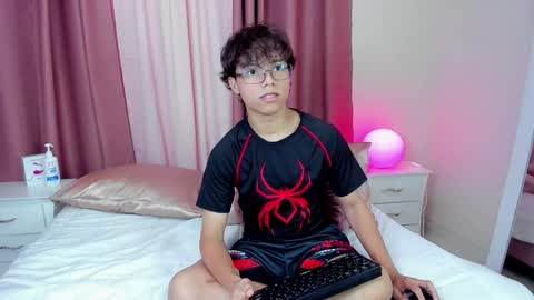 honeymoon_sariel online show from 12/13/25, 08:04