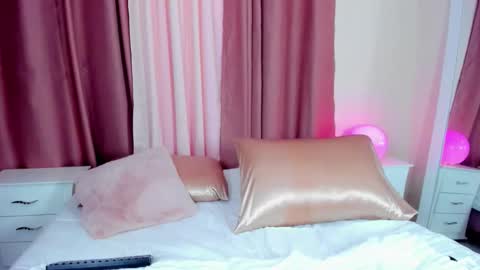 honeymoon_sariel online show from 12/17/25, 08:04