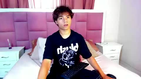 Snapshot of honeymoon_sariel chatting on 07/11/26, 08:00 honeymoon_sariel online show from 07/11/26, 08:00