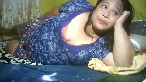 Snapshot of honeyvonz chatting on 02/20/25, 03:01 Merry online show from 02/20/25, 03:01