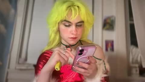 Emi Rose online show from 12/17/25, 07:36