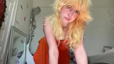 Emi Rose online show from 06/03/26, 07:41