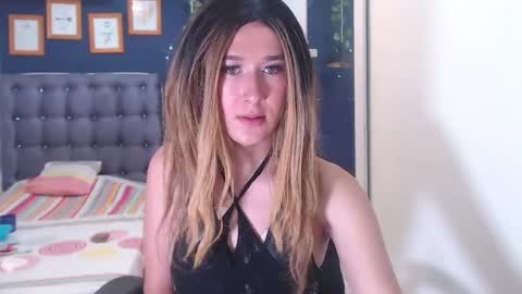Snapshot of honeyy_sweett chatting on 05/25/26, 02:12 honeyy_sweett online show from 05/25/26, 02:12