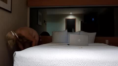 Snapshot of honky220557 chatting on 09/22/25, 03:19 Jovante online show from 09/22/25, 03:19