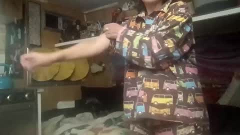 Snapshot of hoodoou chatting on 01/10/26, 02:57 hoodoou online show from 01/10/26, 02:57