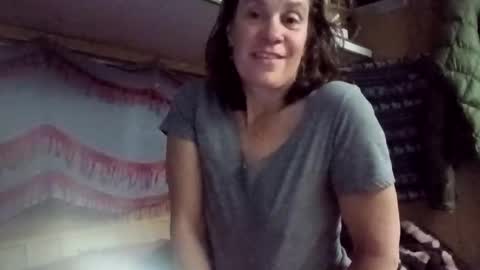 Snapshot of hoodoou chatting on 03/18/26, 08:39 hoodoou online show from 03/18/26, 08:39