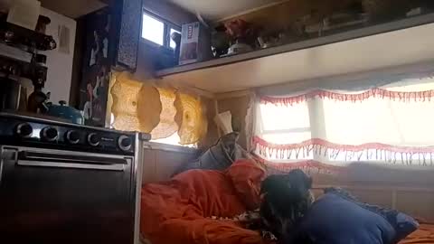 hoodoou online show from 05/04/26, 04:58