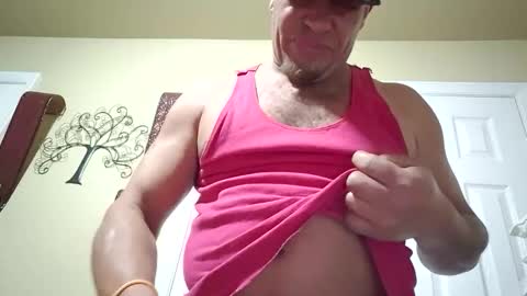 Snapshot of hookdick105799 chatting on 05/05/26, 04:09 hookdick105799 online show from 05/05/26, 04:09
