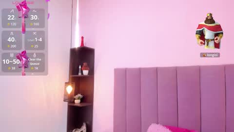 Snapshot of hoollyhendrix chatting on 10/29/25, 08:21 holly online show from 10/29/25, 08:21