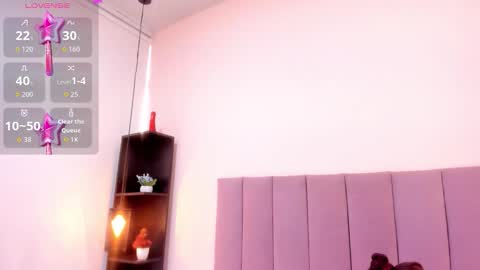 Snapshot of hoollyhendrix chatting on 11/19/25, 08:09 holly online show from 11/19/25, 08:09