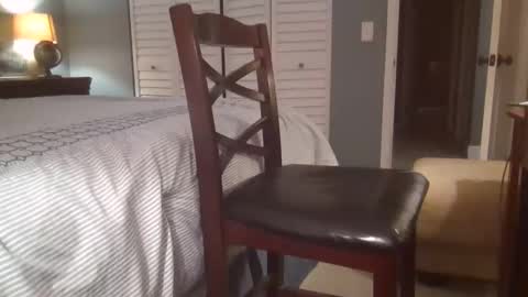 hooshung_mvers8 online show from 10/25/25, 12:29