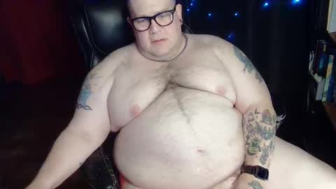 Snapshot of hoosierdaddyxl chatting on 12/09/24, 05:40 Sir online show from 12/09/24, 05:40