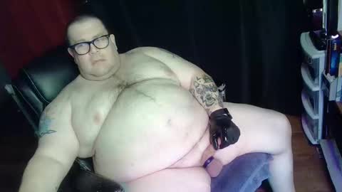 Snapshot of hoosierdaddyxl chatting on 12/29/24, 06:14 Sir online show from 12/29/24, 06:14