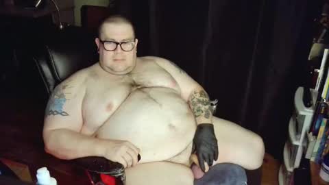 Snapshot of hoosierdaddyxl chatting on 01/15/25, 05:29 Sir online show from 01/15/25, 05:29