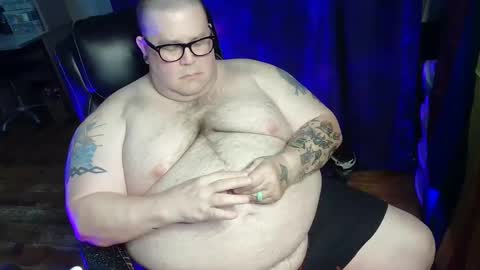 Snapshot of hoosierdaddyxl chatting on 09/08/25, 06:18 Sir online show from 09/08/25, 06:18