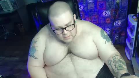 Snapshot of hoosierdaddyxl chatting on 09/26/25, 05:50 Sir online show from 09/26/25, 05:50