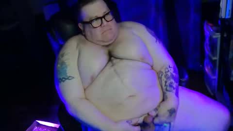 Snapshot of hoosierdaddyxl chatting on 02/09/26, 05:33 Sir online show from 02/09/26, 05:33