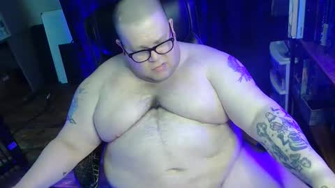 Snapshot of hoosierdaddyxl chatting on 02/20/26, 06:30 Sir online show from 02/20/26, 06:30