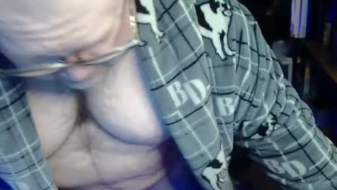 Snapshot of hoosierdaddyxl chatting on 02/23/26, 09:12 Sir online show from 02/23/26, 09:12