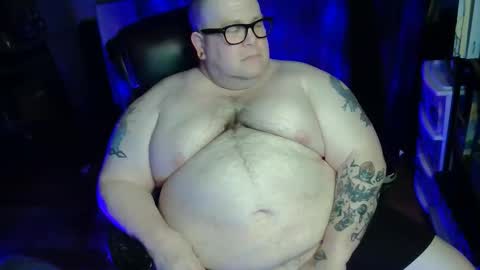 Snapshot of hoosierdaddyxl chatting on 04/13/26, 03:23 Sir online show from 04/13/26, 03:23