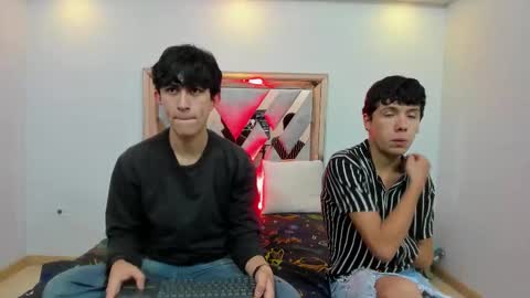 hoot_booys_ online show from 11/24/25, 07:57