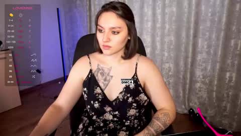 Snapshot of hoot_owl_cb chatting on 11/06/25, 03:07 Karina online show from 11/06/25, 03:07