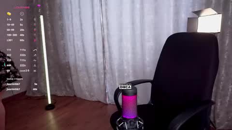 Snapshot of hoot_owl_cb chatting on 02/20/26, 03:25 Karina online show from 02/20/26, 03:25