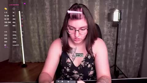 Snapshot of hoot_owl_cb chatting on 02/22/26, 05:00 Karina online show from 02/22/26, 05:00