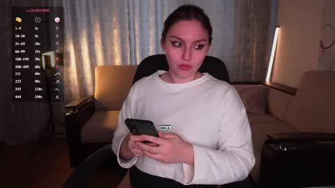 Snapshot of hoot_owl_cb chatting on 05/25/26, 01:00 Karina online show from 05/25/26, 01:00
