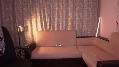 Snapshot of hoot_owl_cb chatting on 06/23/26, 03:32 Karina online show from 06/23/26, 03:32