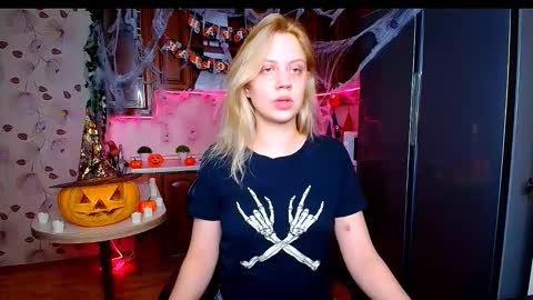 Snapshot of hope_happyyy chatting on 10/30/25, 08:05 hope happyyy online show from 10/30/25, 08:05