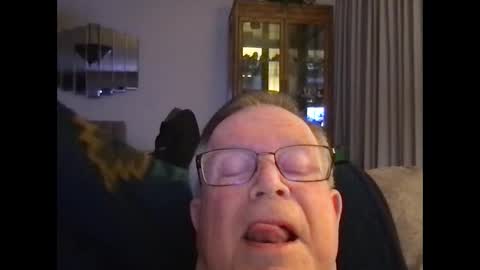 Snapshot of horndog69b chatting on 03/02/25, 08:59 horndog online show from 03/02/25, 08:59