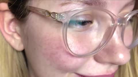 Audrey online show from 12/18/25, 01:39