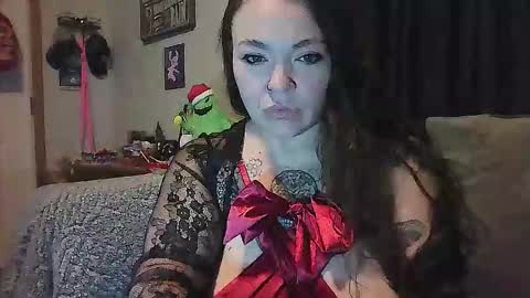 Snapshot of horneygirl88ddd chatting on 12/15/25, 02:38 horneygirl88ddd online show from 12/15/25, 02:38