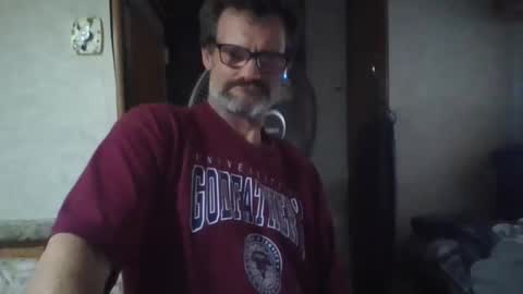 Snapshot of horneyjoe48 chatting on 10/27/25, 07:23 joey online show from 10/27/25, 07:23