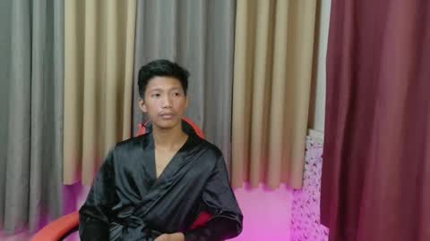 Snapshot of horny_asianmoreno chatting on 11/10/25, 06:29 ROGER online show from 11/10/25, 06:29