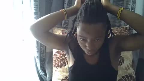 Snapshot of horny_baddie18 chatting on 04/17/26, 11:35 Leila online show from 04/17/26, 11:35