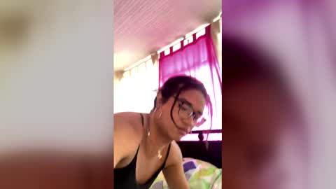 Snapshot of horny_brii chatting on 04/15/26, 06:37 horny_brii online show from 04/15/26, 06:37