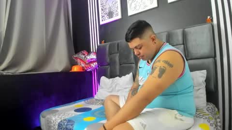 horny_couplefire online show from 10/14/25, 12:28