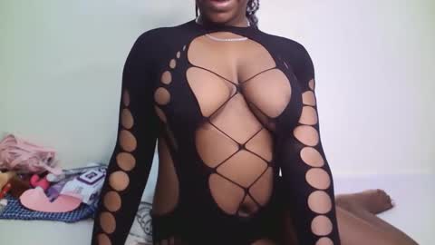 Snapshot of horny_cutiey chatting on 04/15/26, 10:22 cutiey online show from 04/15/26, 10:22