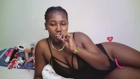 Snapshot of horny_cutiey chatting on 04/17/26, 08:12 cutiey online show from 04/17/26, 08:12
