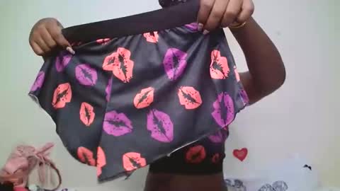Snapshot of horny_cutiey chatting on 04/19/26, 08:55 cutiey online show from 04/19/26, 08:55